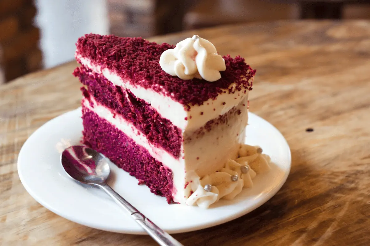 What does red velvet cake mix taste like? 